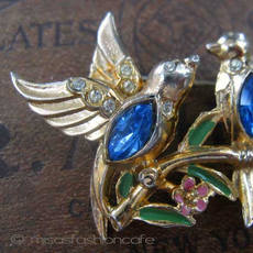 （画像用） Coro 鳥と花ブローチ