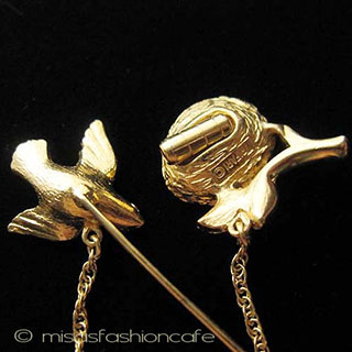 （画像用） ヴィンテージジュエリー トリファリ　鳥ブローチ