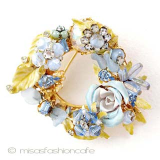 （画像用） フラワーリース　ブローチ