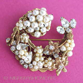 （画像用） Ｏｒｉｇｉｎａｌ　ｂｙ　Ｒｏｂｅｒｔ パールRS　花ブローチ