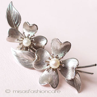（画像用） 本真珠　14Kgf　 ハナミズキの花ブローチ