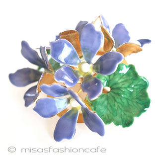 （画像用） ＳＡＮＤＯＲ　ブローチ エナメルすみれの花ブーケ