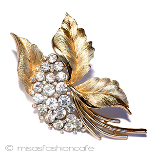 （画像用） Ｔｒｉｆａｒｉ　 トリファリ クリスタルの花　ブローチ