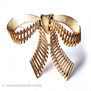 （画像用） Trifari　 トリファリ 金リボン　ブローチ