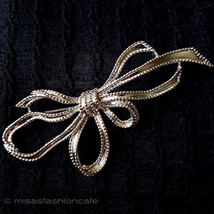 （画像用） Trifari　 トリファリ リボン(大)ブローチ