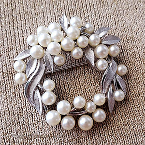 （画像用） Trifari　 トリファリ パール花銀葉リース