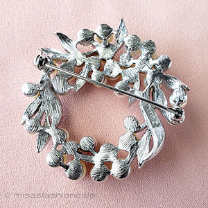 （画像用） Trifari　 トリファリ パール花銀葉リース