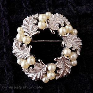 （画像用） Trifari　 トリファリ パール銀葉　リース