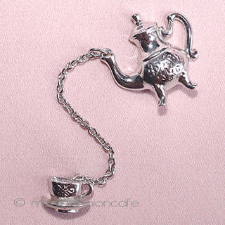 （画像用） カップ＆ソーサー＆ポット 午後の紅茶　ブローチ