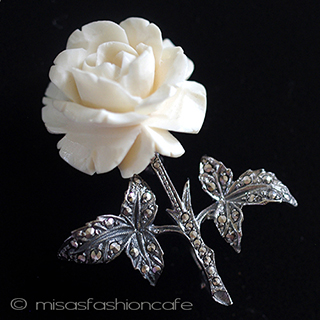 （画像用） 象牙　アイボリー　銀製 天然石ローズ　ブローチ