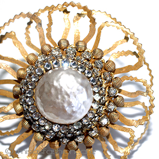 （画像用） ミリアムハスケル刻印 バロックパールの花