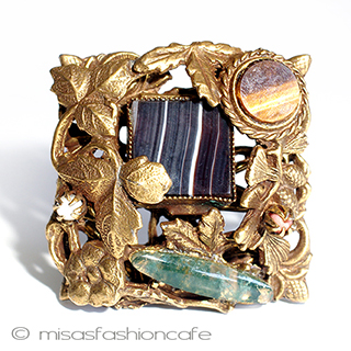 （画像用） アンティーク　ブローチ 天然石　松ぼっくり