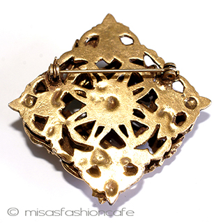 （画像用） アンティーク　ブローチ 天然石　松ぼっくり