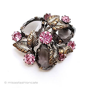 （画像用） ガラスクリスタルのお花 オーストリア製ブローチ