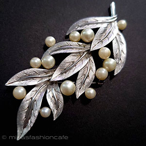（画像用） Trifari　 トリファリ パール銀葉ブローチ