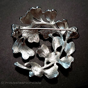 （画像用） Trifari　 トリファリ 銀の葉　ブローチ