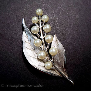（画像用） Trifari　 トリファリ パール銀葉ブローチ