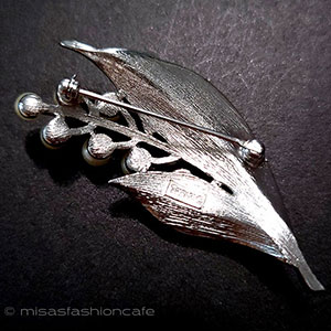 （画像用） Trifari　 トリファリ パール銀葉ブローチ