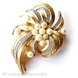 （画像用） ヴィンテージジュエリー トリファリ　パールの花