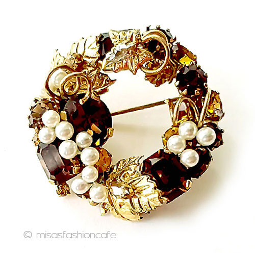 （画像用） オーストリア製ブローチ パール　葡萄のリース