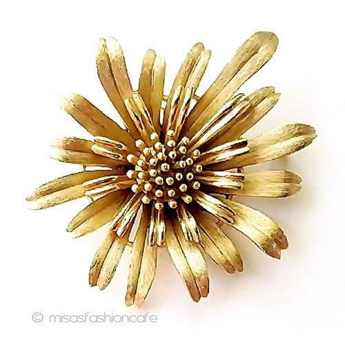 （画像用） Trifari　 トリファリ フラワーブローチ