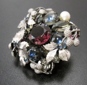 （画像用） ベリーRSパール　ブローチ