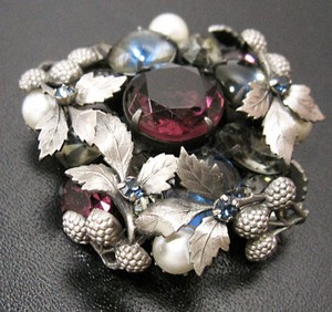 （画像用） ベリーRSパール　ブローチ