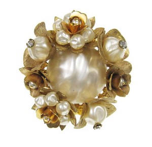 （画像用） バロックパール お花ブーケ　ブローチ