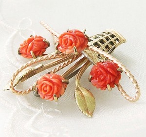 （画像用） Krementz　ブローチ 14Kgp 天然珊瑚の花かご