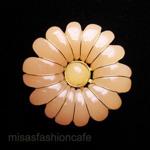 （画像用） クラウン　トリファリ ＴＲＩＦＡＲＩ　花ブローチ