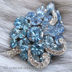 （画像用） Weiss　葡萄　ブローチ