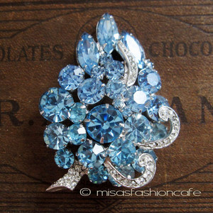 （画像用） Weiss　葡萄　ブローチ