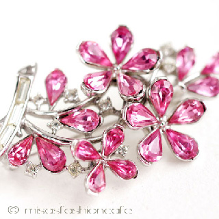 （画像用） クラウン トリファリ ＴＲＩＦＡＲＩ　花ブローチ