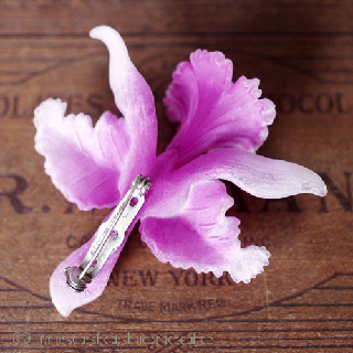 （画像用） アヤメのお花　ブローチ