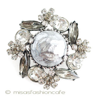 （画像用） バロックパール花ブローチ