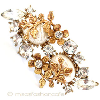 （画像用） ヴィンテージアクセサリー バロックパール花ブローチ