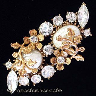 （画像用） ヴィンテージアクセサリー バロックパール花ブローチ