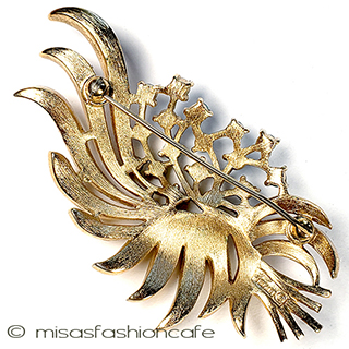 （画像用） Trifari　 トリファリ ターコイズの花ブローチ