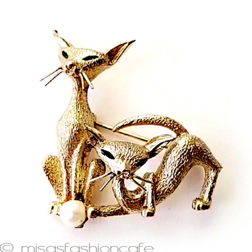 （画像用） BOUCHER　ブシェール 猫ネコ　真珠　ブローチ