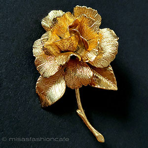 （画像用） ヴィンテージブローチ MONET バラのお花