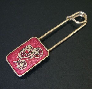 （画像用） エナメル馬車ブローチ