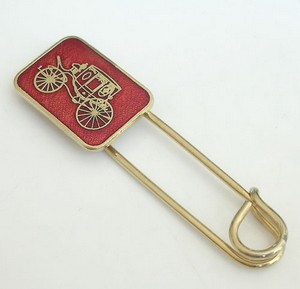 （画像用） エナメル馬車ブローチ