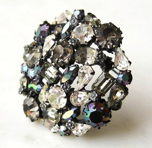 （画像用） Austria オーストリア製 　クリスタル・ブローチ