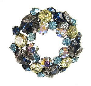 （画像用） Coroコロ リースブローチ