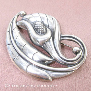 （画像用） スターリングシルバー銀製 水芭蕉の花　ブローチ