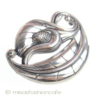 （画像用） スターリングシルバー銀製 水芭蕉の花　ブローチ