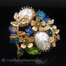 （画像用） バロックパール花ブローチ