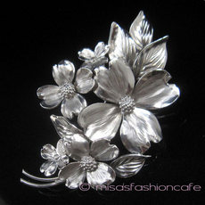 （画像用） Sterling銀製ブローチ 　 ハナミズキのお花