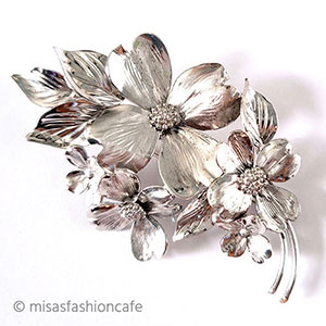 （画像用） Sterling銀製ブローチ 　 ハナミズキのお花