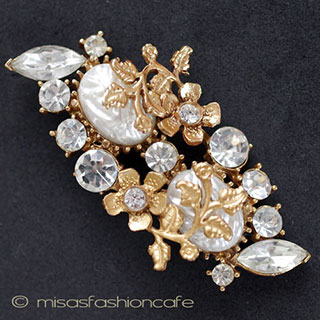 （画像用） バロックパール花ブローチ